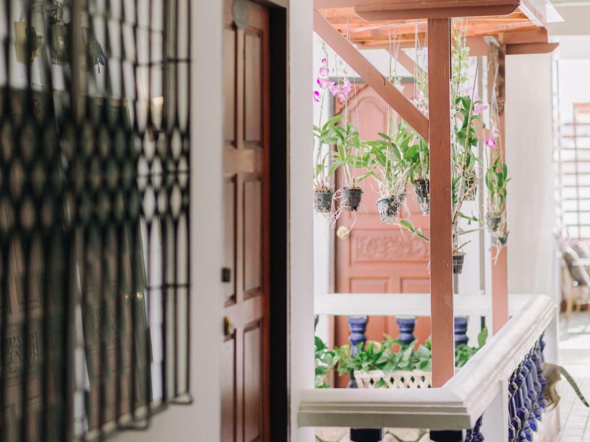 Rendezvous Oldtown Chiangmai Hotel Csiangmaj Kültér fotó